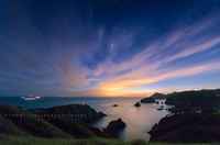 残照と星空の奥石廊海岸