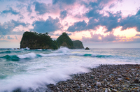荒海の三四郎島夕景