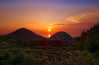 松崎・石部の山から望む夕日
